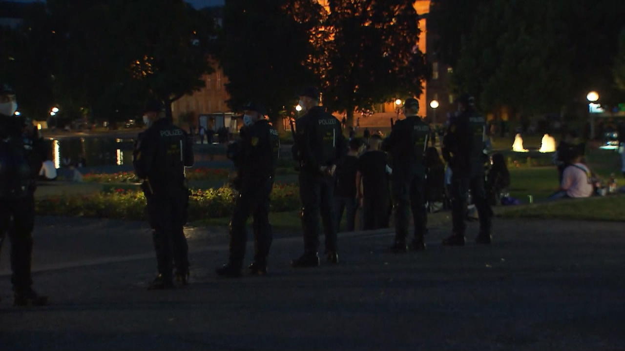 Stuttgarter Polizei rüstet sich für mögliche Randale Wiederholt sich die Krawallnacht?