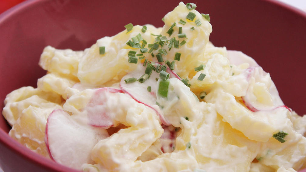 Dieser Kartoffelsalat schmeckt am besten! Grillsalate im Test