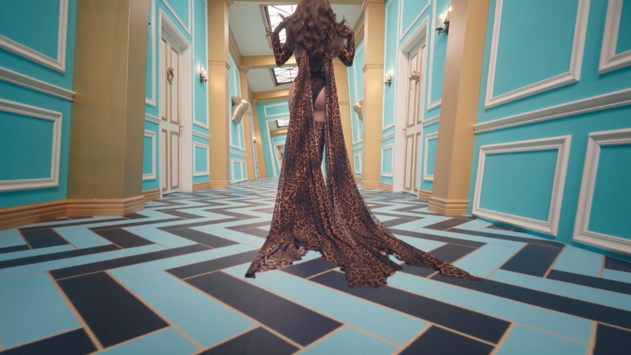 Kylie Jenner als Musikvideo-Gast Cardi B überrascht Fans