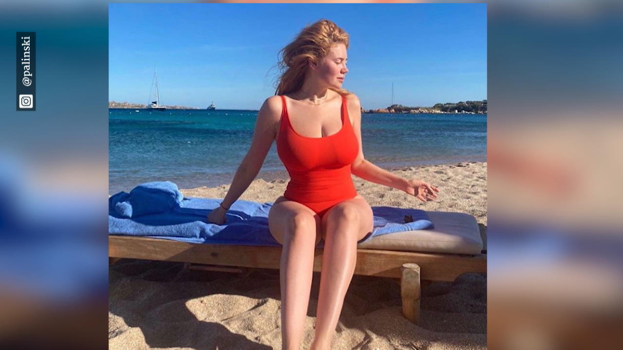 "Baywatch"-Vibes:  Palina Rojinski  im roten Badeanzug Da kann Pamela Anderson einpacken!