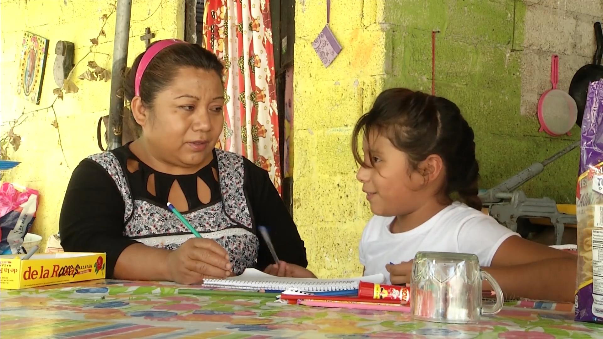 Homeschooling extrem in Mexiko Juliana lebt in einer Blechhütte