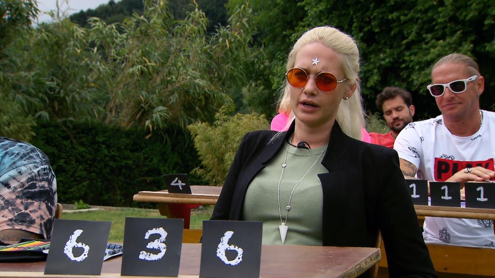 Spiel: Versetzung gefährdet "Like Me - I'm Famous": Folge 4