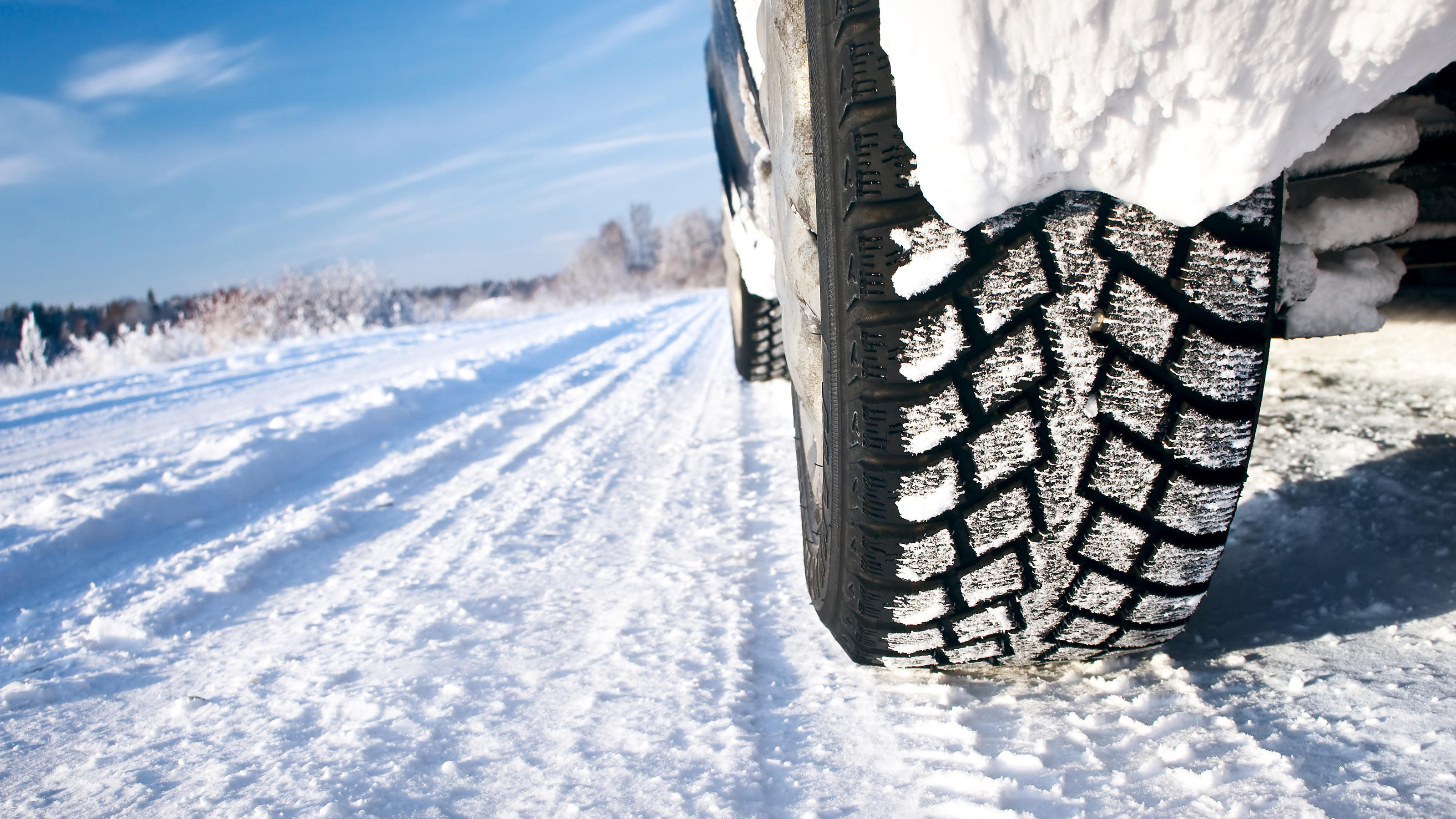 Diese Reifen sind bei Nässe und Schnee am besten ADAC hat Winterreifen getestet