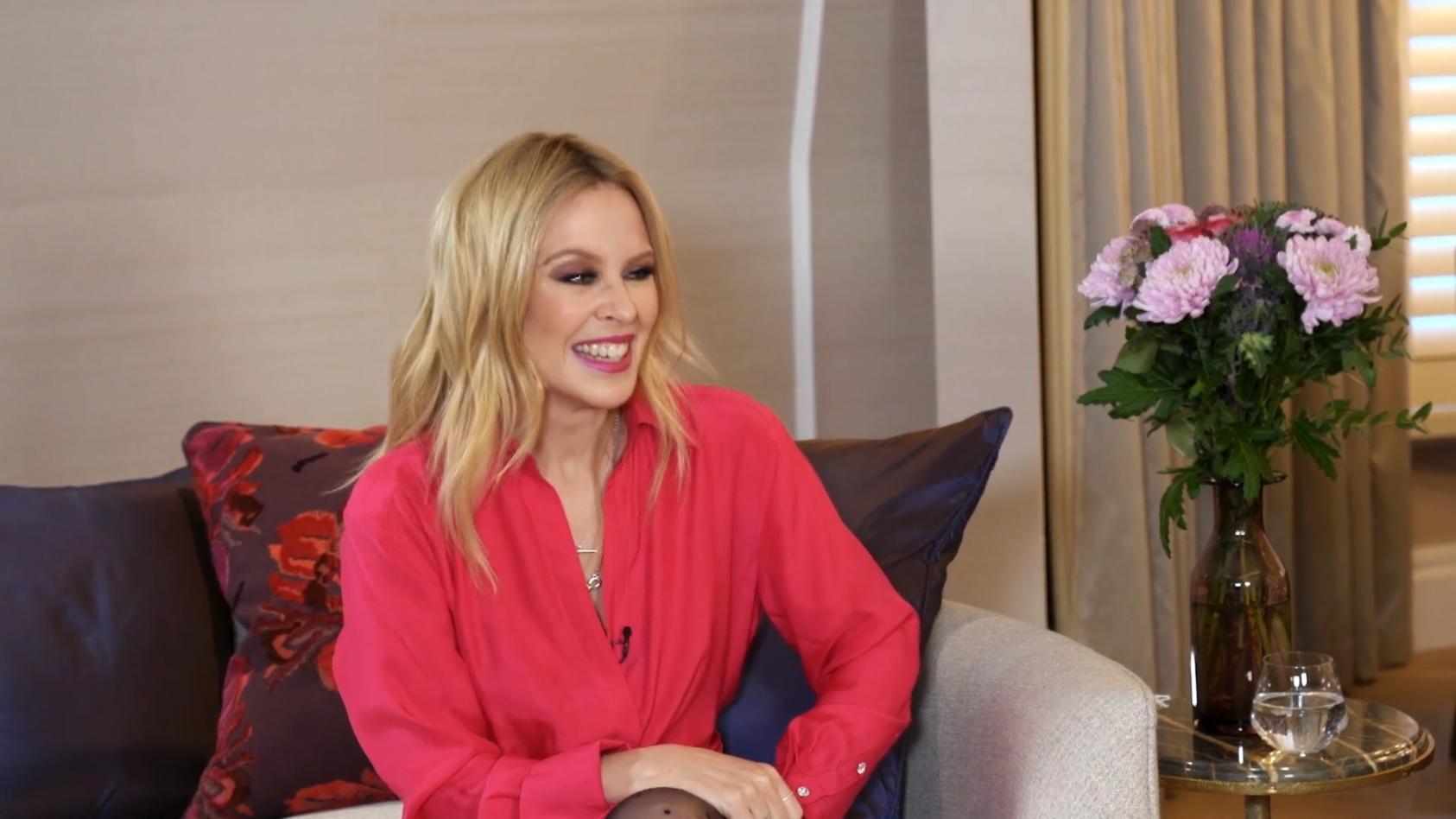 Unser Reporter bringt Kylie Minogue zum Tanzen Witziges Interview