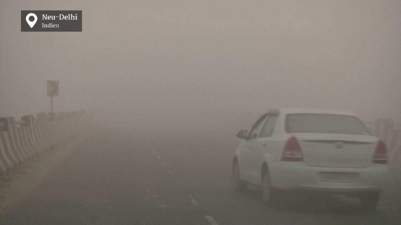 Extrem hohe Luftverschmutzung in Neu-Delhi Atemluft in Indien