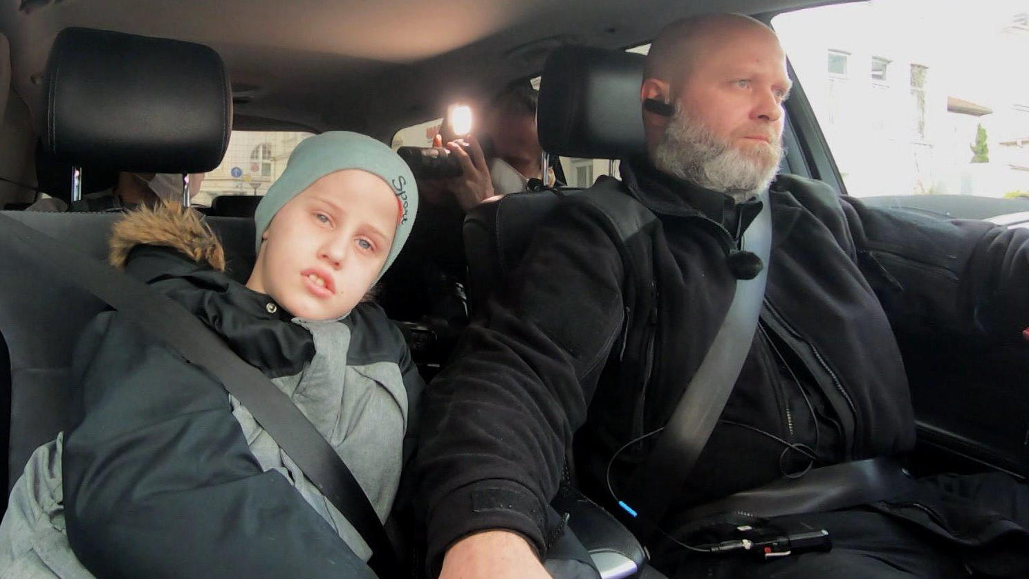 Nur im Auto beruhigt sich Wladislav Vater von Autist kämpft um Klinikplatz