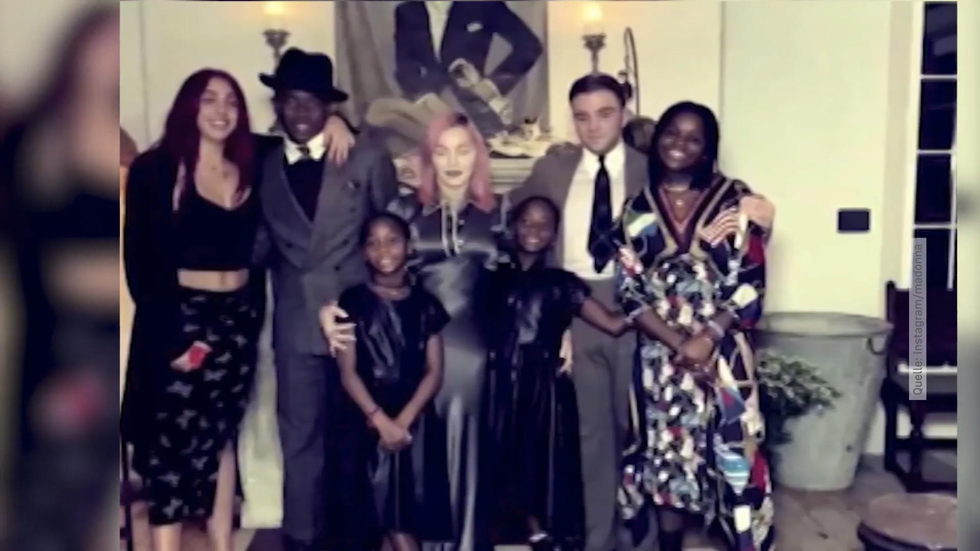 Madonna beim Familien-Shooting mit ihren 6 Kids Seltener Anblick