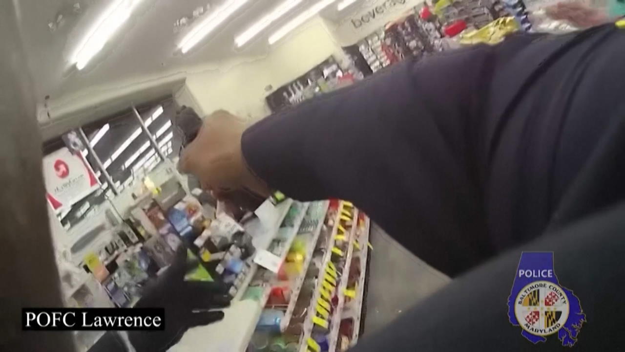 Polizisten schnappen Räuber und filmen alles mit Bodycam Polizisten filmen Einsatz mit Bodycam