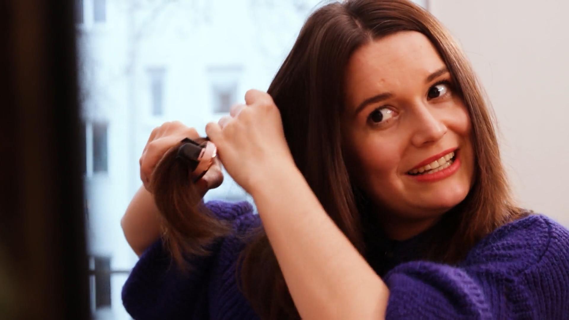 Praxistest: Dampfbürste für Kleidung & Glättbürste fürs Haar Discounter-Angebote im Schnäppchencheck