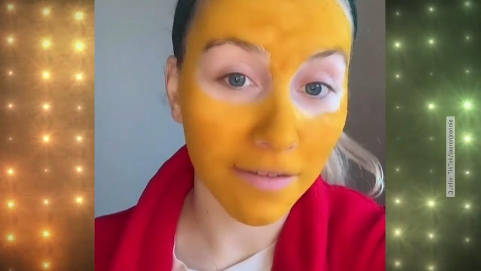 Frau plötzlich gelb wie ein Simpson Gesichtsmasken-Fail