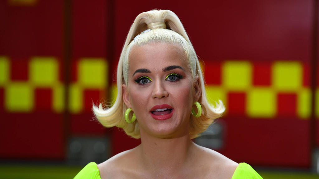 Katy Perry im Badeanzug Normaler After-Baby-Body