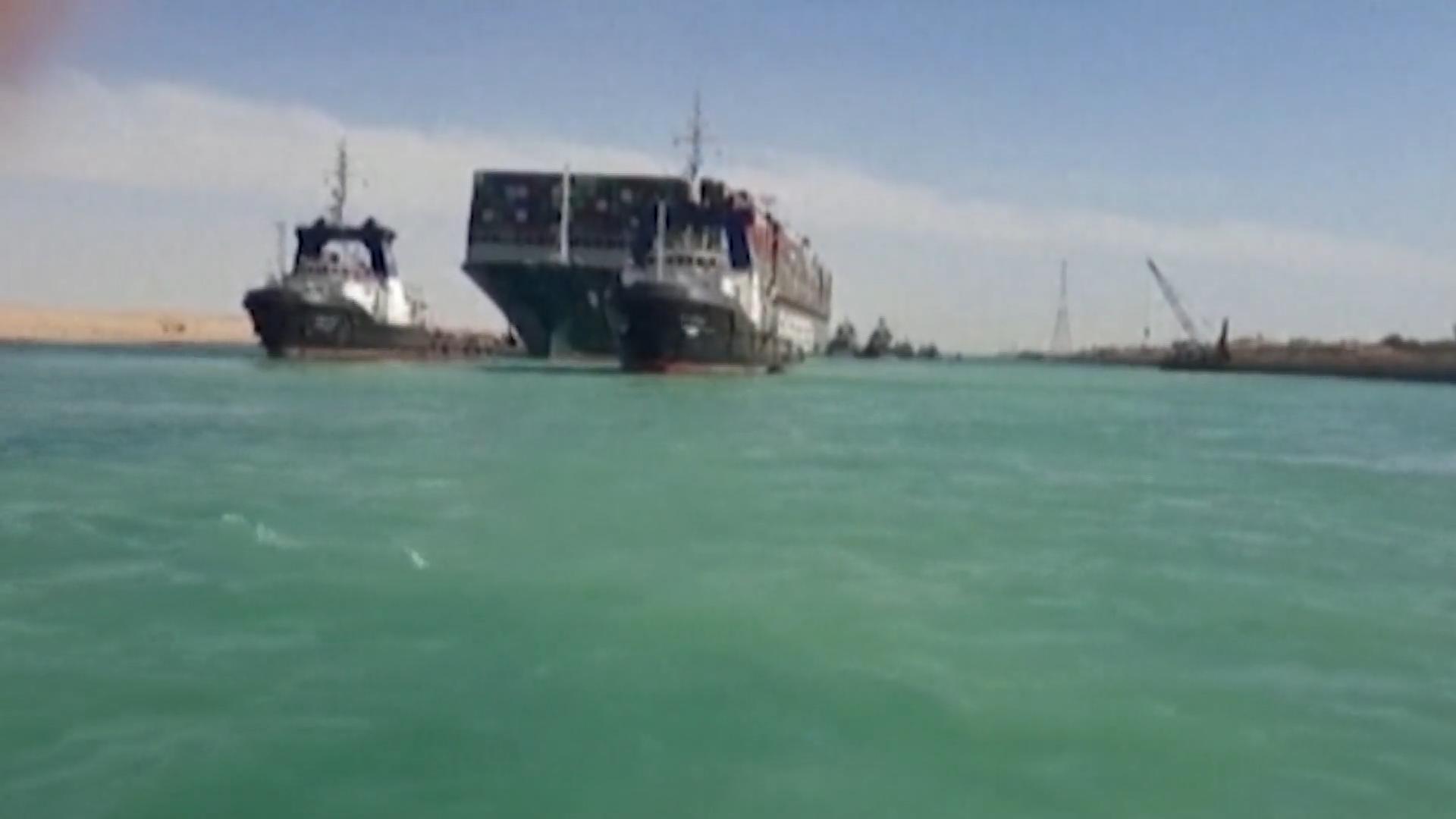 Die Ever Given fährt wieder Blockade im Suezkanal aufgehoben