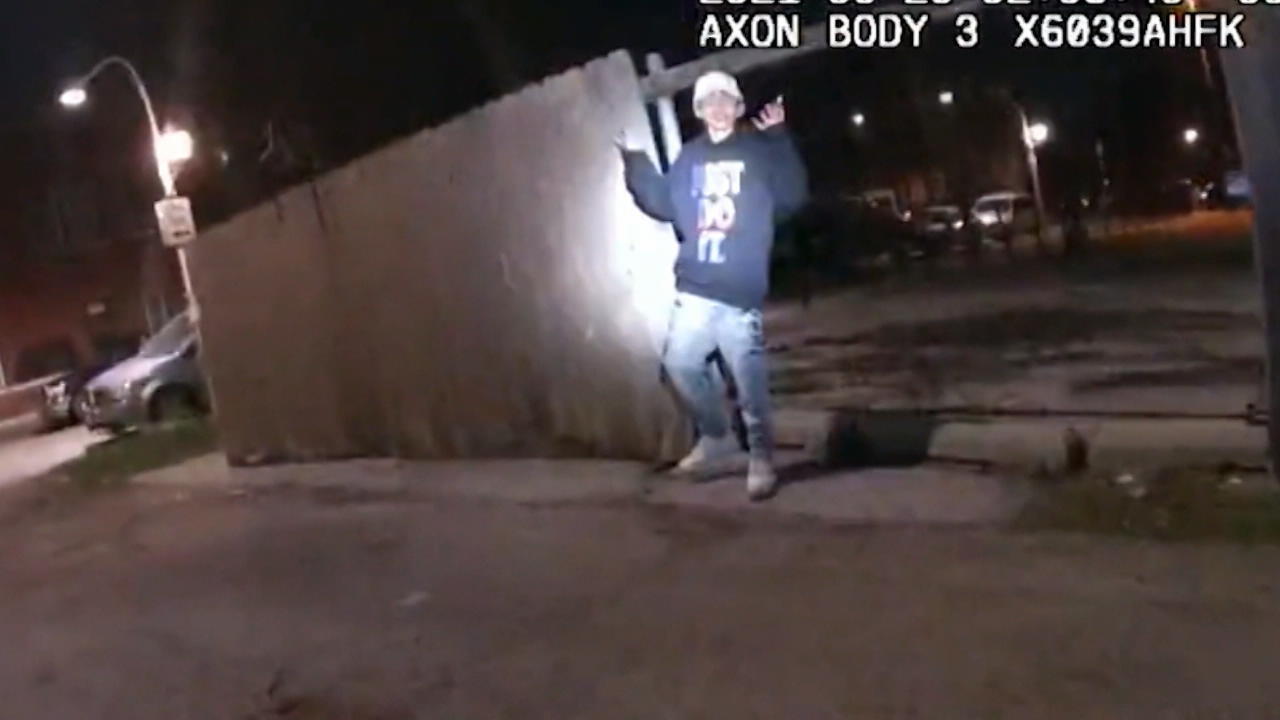 Bodycam zeigt letzte Momente im Leben von Adam Toledo Polizeigewalt in den USA