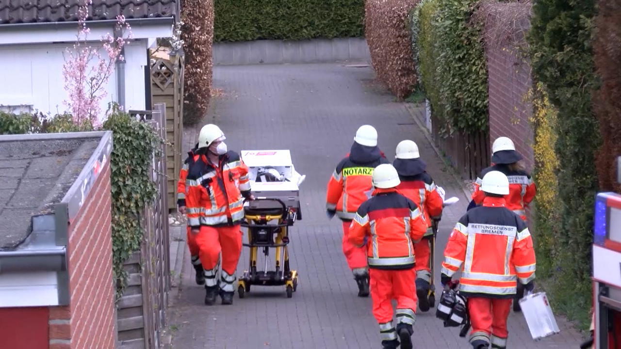 Wohnhaus in Bremen-Mahndorf in Flammen Feuerwehr bestätigt vier Tote