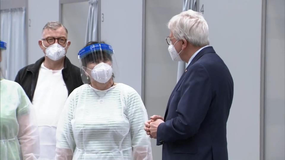 Bei Merck in Darmstadt impfen nun Betriebsärzte Impftempo nimmt zu