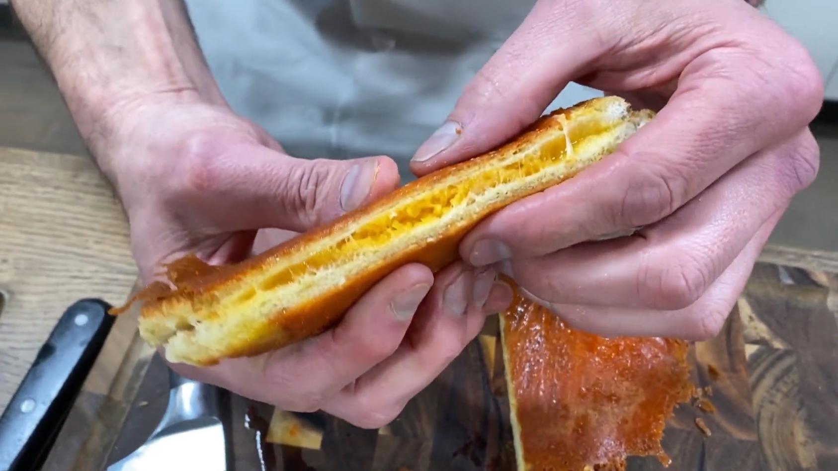 "Das geilste Käse-Sandwich der Welt!" Hensslers schnelle Nummer mit nur 3 Zutaten