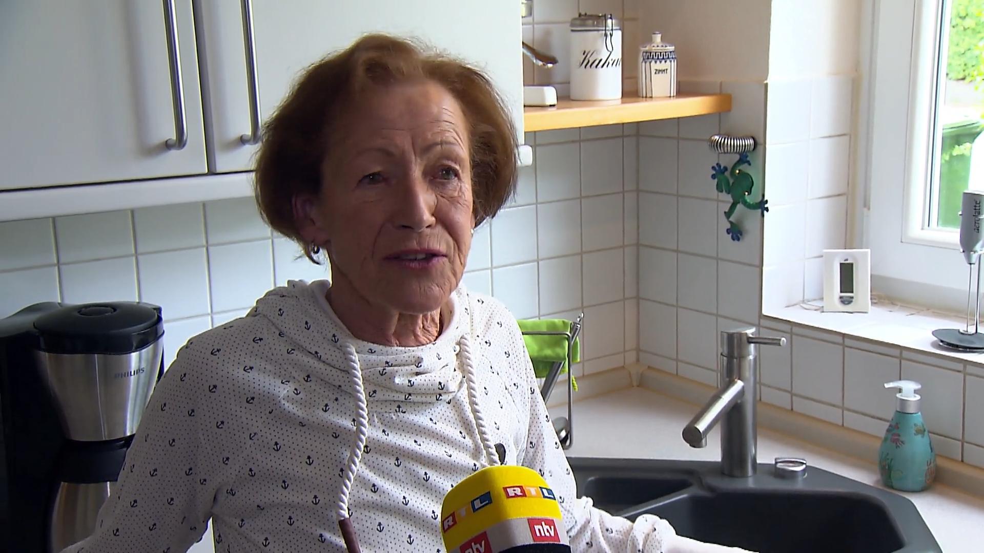 Handwerker fordert 1300 Euro von  Rentnerin - in bar! Abzocke am Abfluss