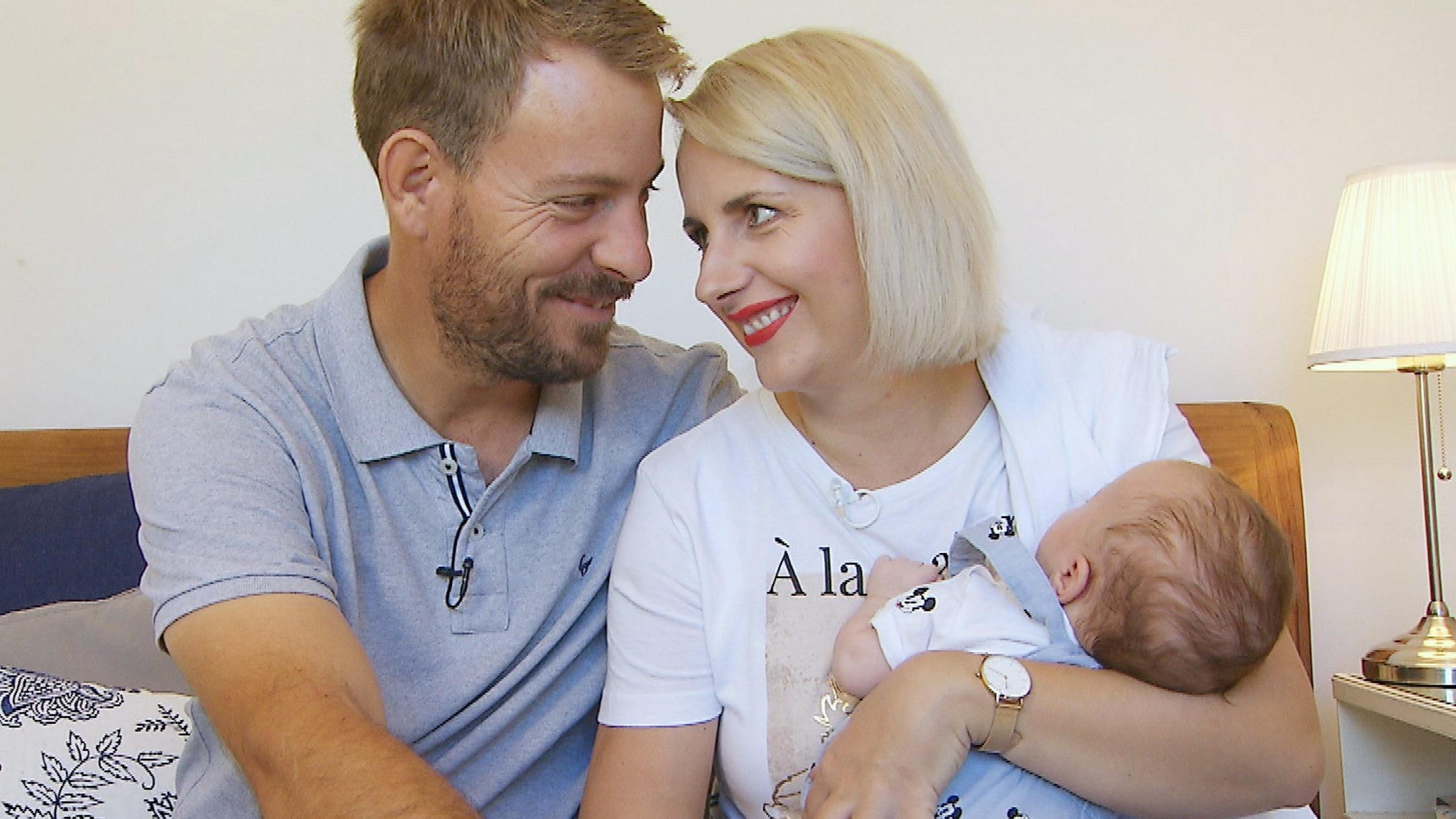 Sie stellen ihren Sohn zum ersten Mal im TV vor Bauer sucht Frau: Gerald & Anna im Babyglück