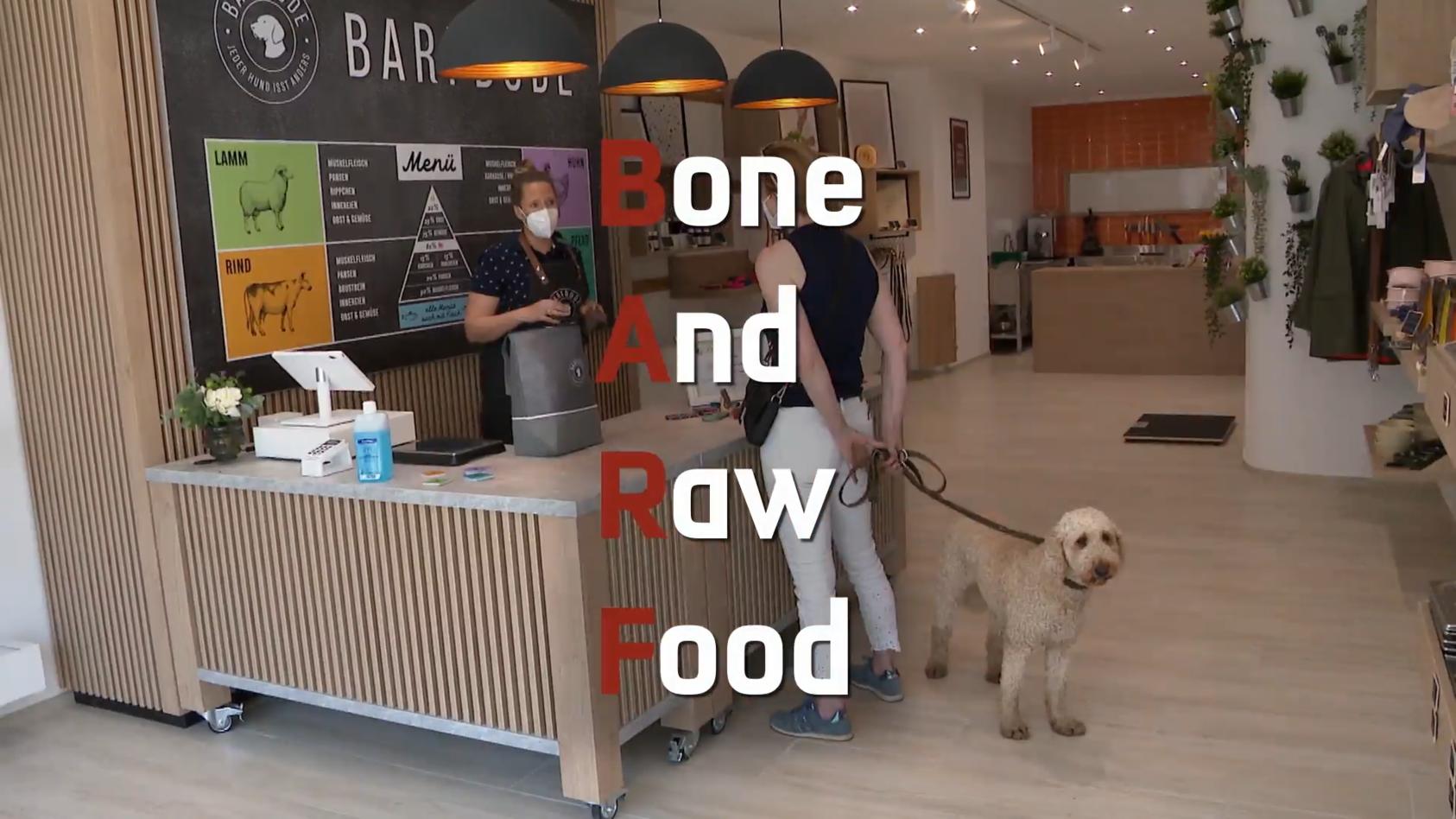 Kölnerin eröffnet "Barfbude" in Lindenthal Ernährung für den Hund