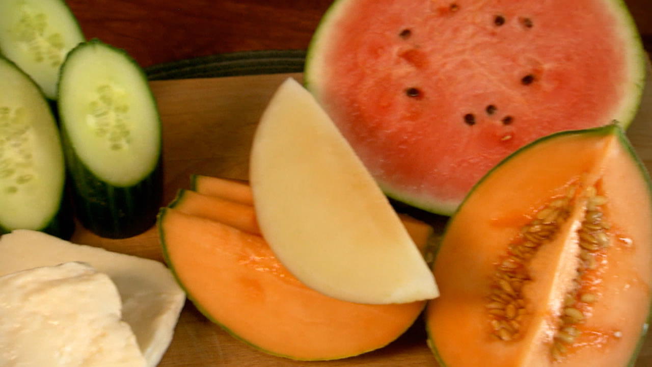 Für heiße Sommertage: 3 Rezepte mit Obst Vorspeise, Hauptgang, Nachtisch