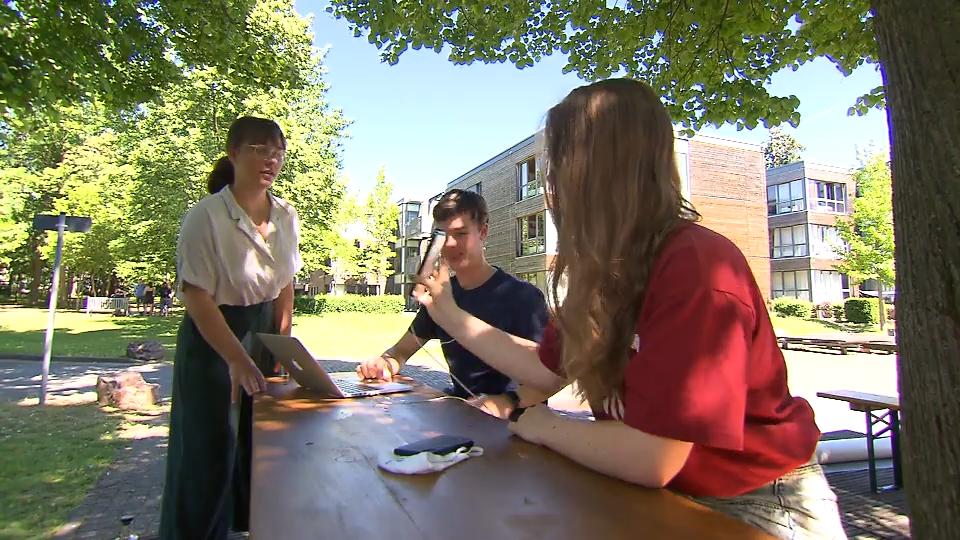 Mit dieser App soll Nachhaltigkeit Spaß machen Schülergruppe aus Geisenheim steht im Finale