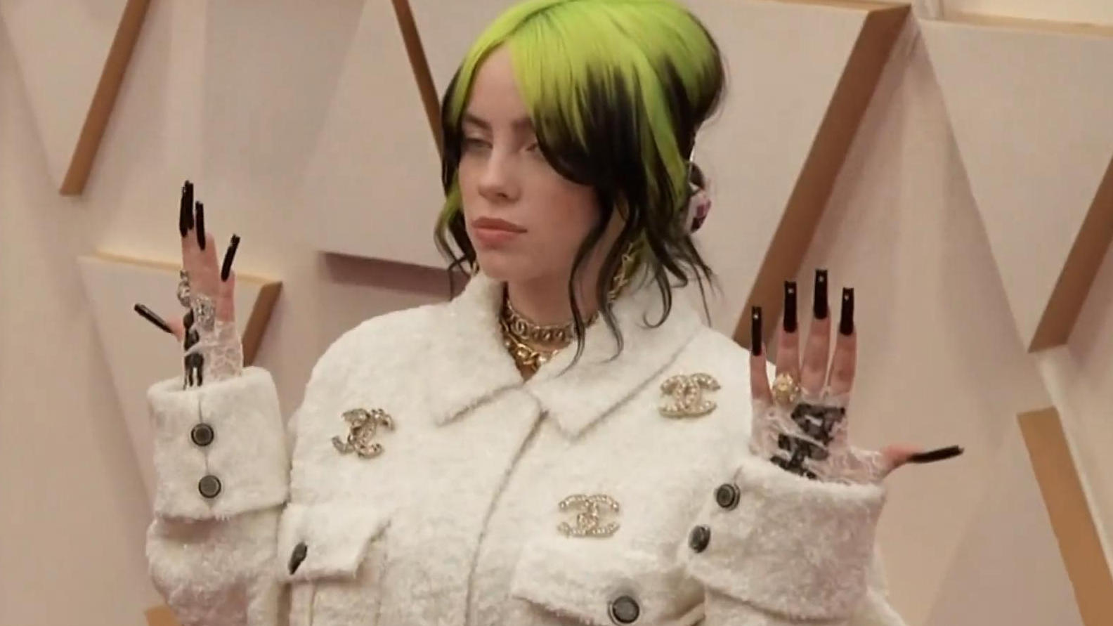 Rassismusvorwurf gegen Billie Eilish Sie äffte Akzent asiatischer Menschen nach