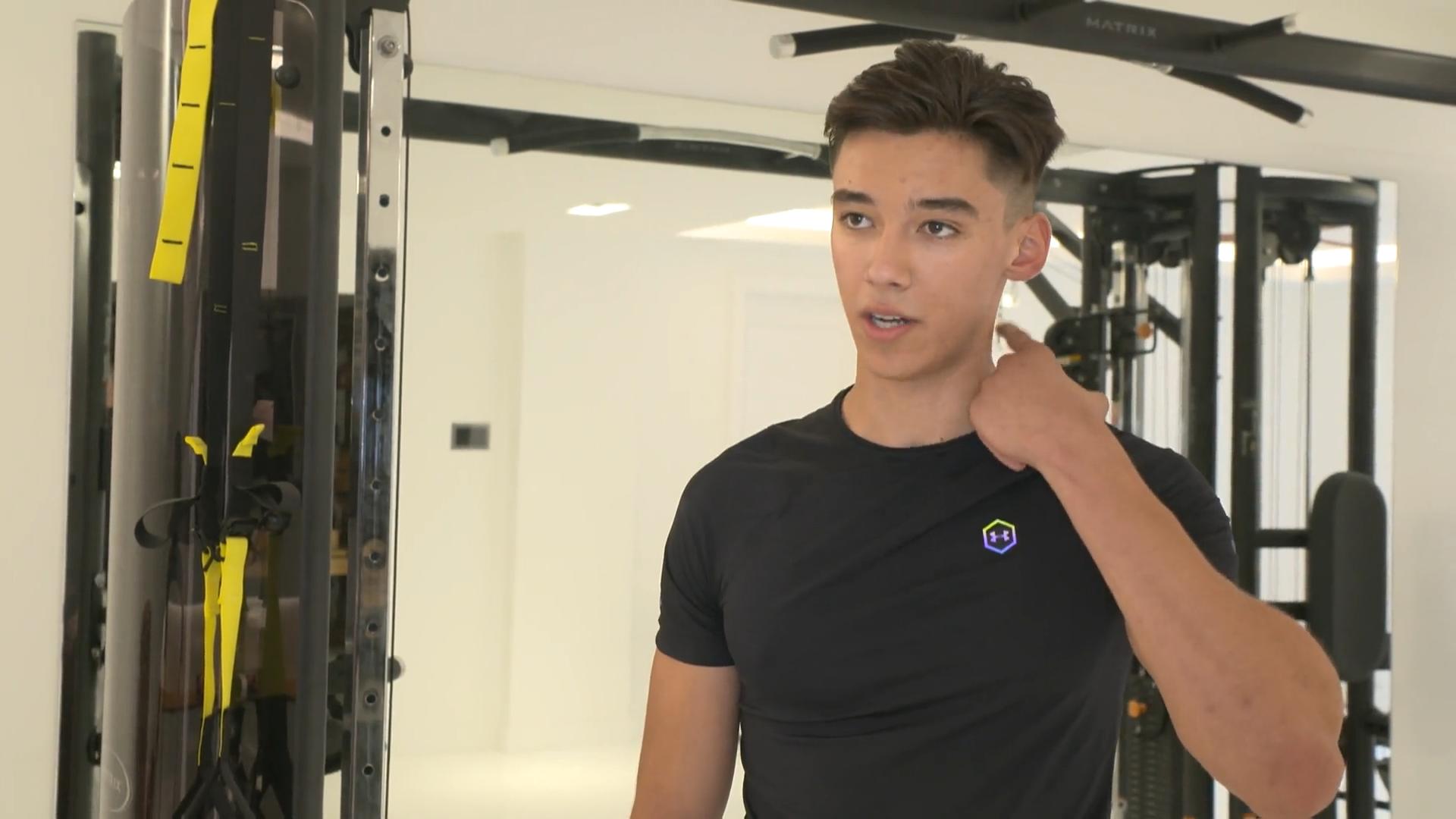 Diego Pooth ist ein Mucki-Mann Im Lockdown trainiert