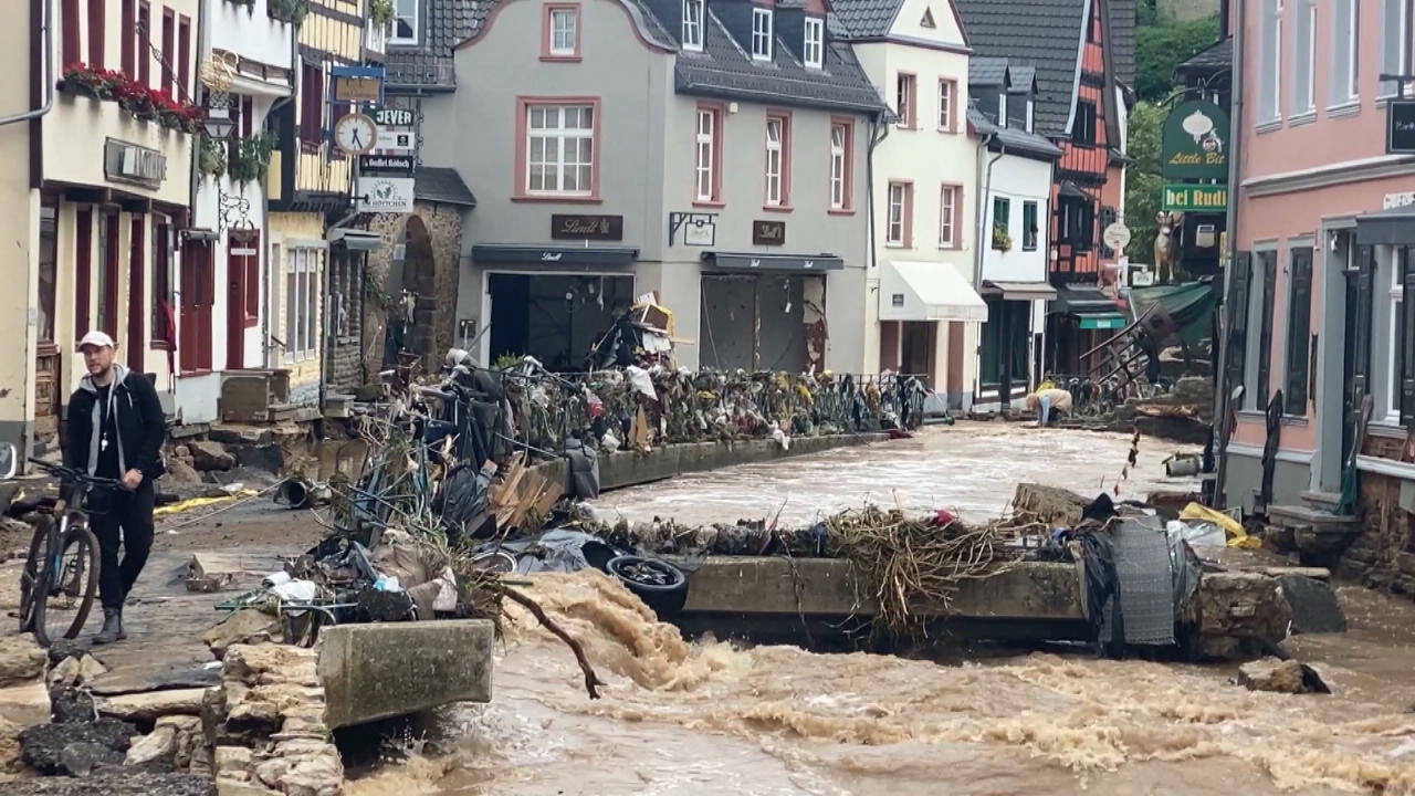 Wassermassen zerstören Bad Münstereifel Unwetter sorgt für Chaos