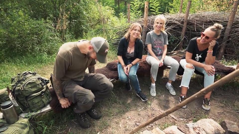 Knallhartes Survialtraining für Tina, Tanja & Natascha "Berlin Blonds", Folge 1