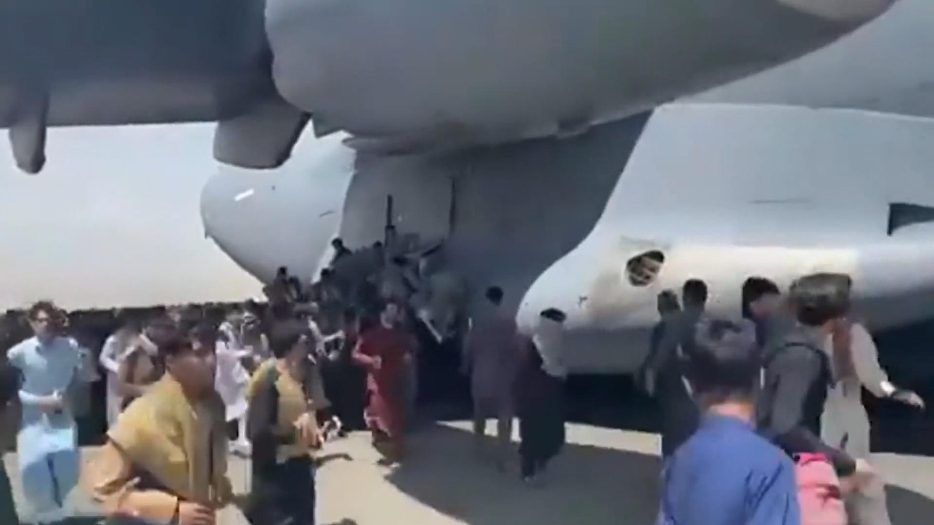 Bundeswehr konnte nur sieben Menschen evakuieren Chaos am Flughafen in Afghanistan