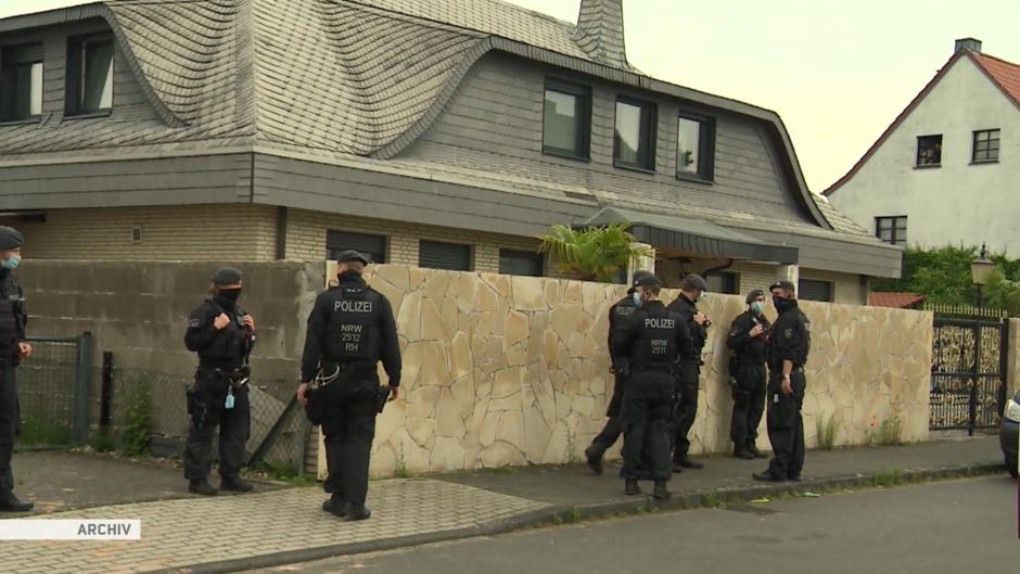 Clan ist zurück AlZein wohnt wieder in Villa in Leverkusen