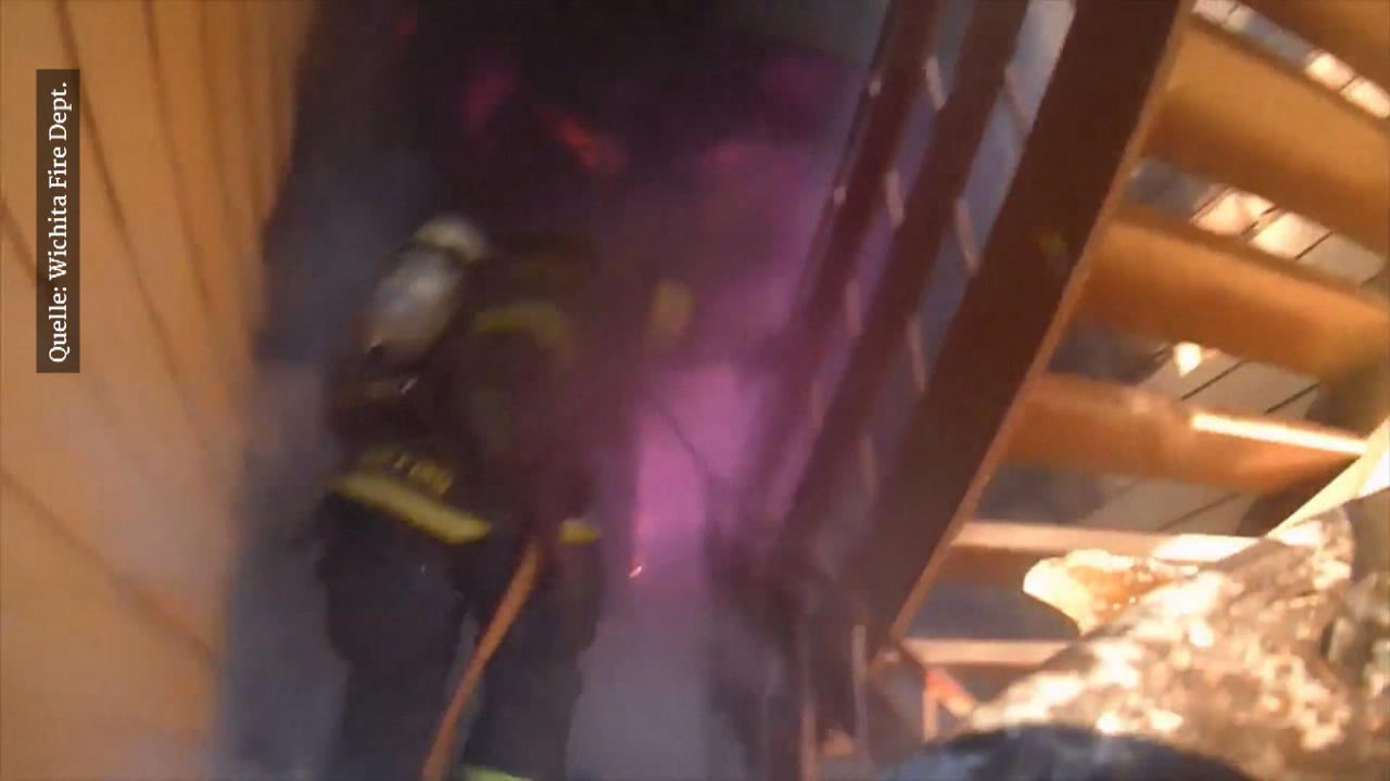 Feuerwehrmann liefert heftige Bilder via Bodycam Als wäre man selbst im Einsatz