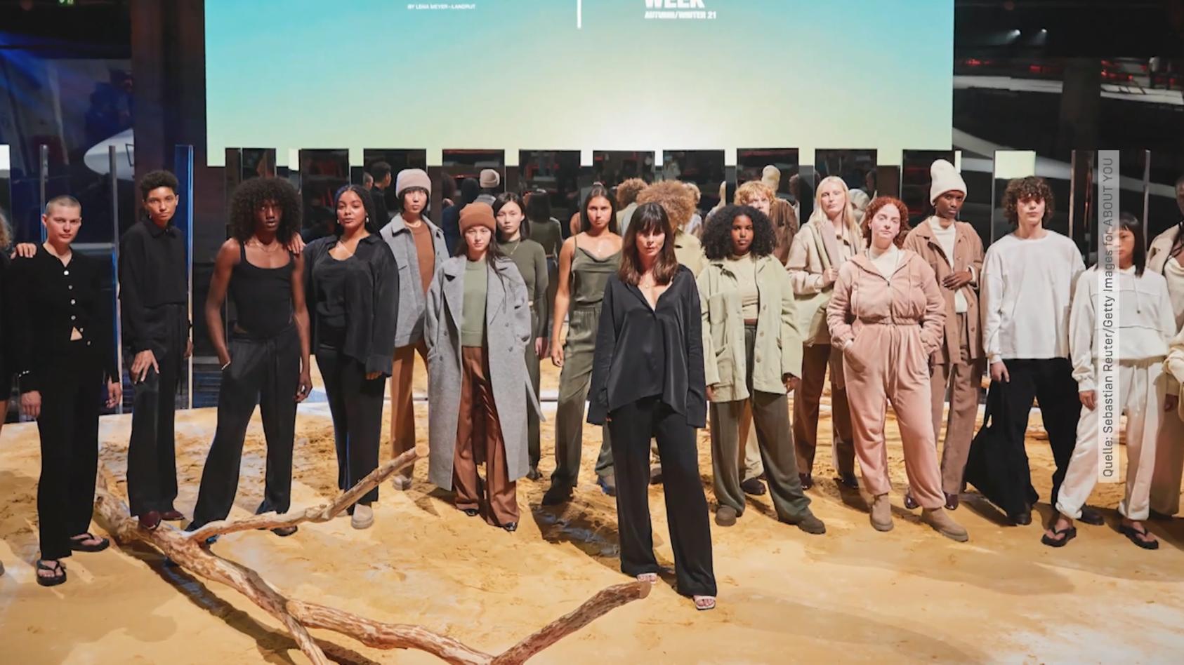 Lena Meyer-Landrut stellt eigene Kollektion vor Premiere in Berlin