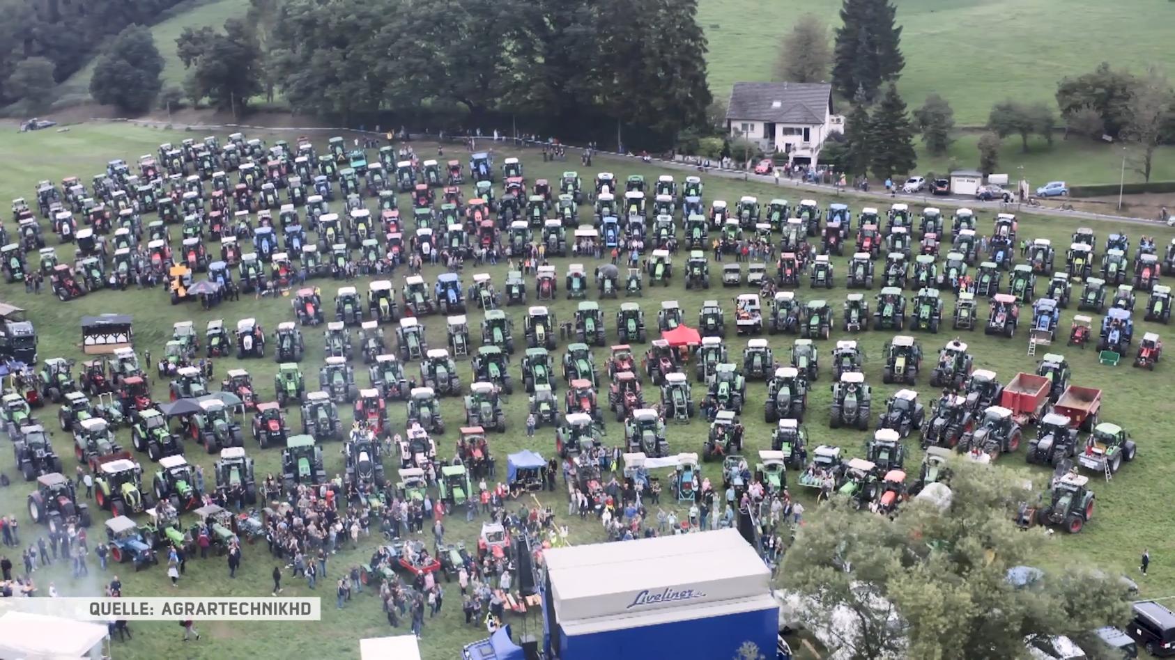 Höhner spielen vor 600 Traktoren Schlepper-Konzert