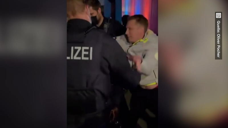 oliver pocher von polizei abgefuhrt bei pietro lombardis strandkorbkonzert