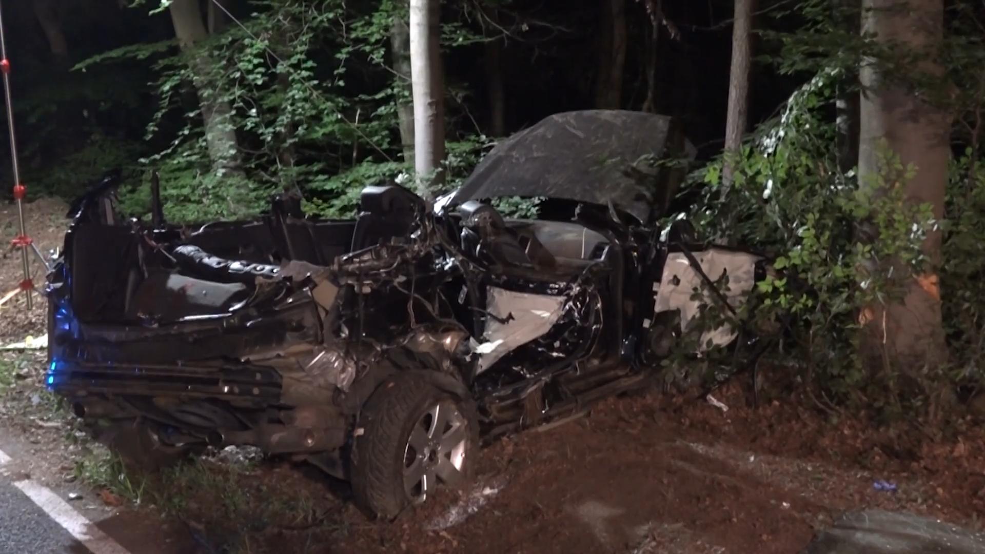 Fahranfänger (19) tötet drei Freunde bei SUV-Unfall Prozessauftakt Todesfahrt