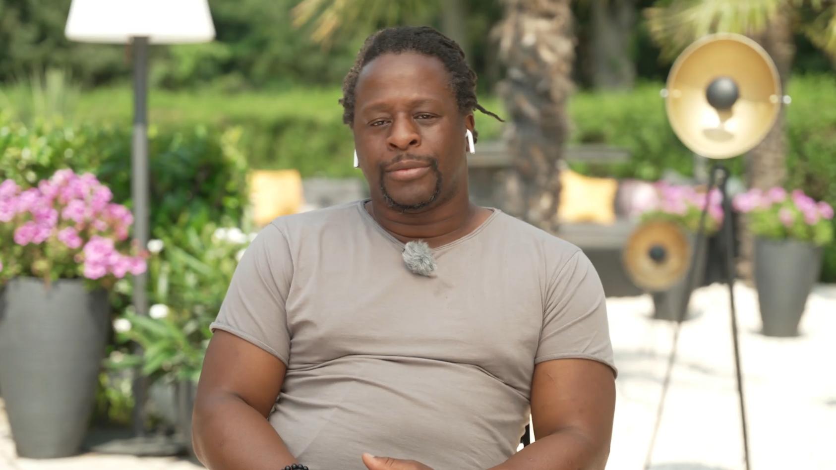 Mola Adebisi verrät, wie viel er zugenommen hat Mit Corona-Pfunden ins Sommerhaus