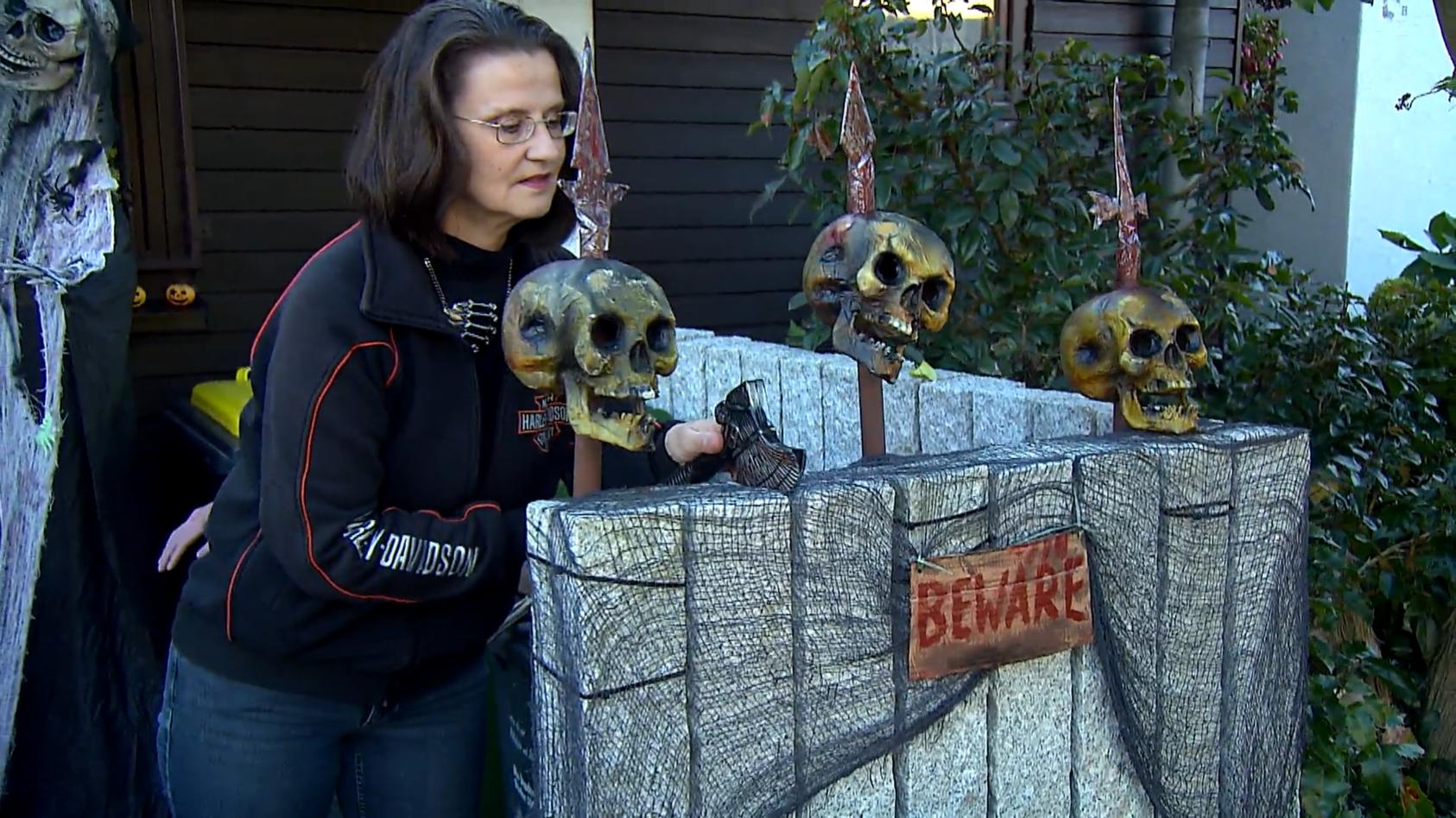 Happes Halloween-Haus lockt kleine Horrorgestalten Süßes oder Saures in Kassel