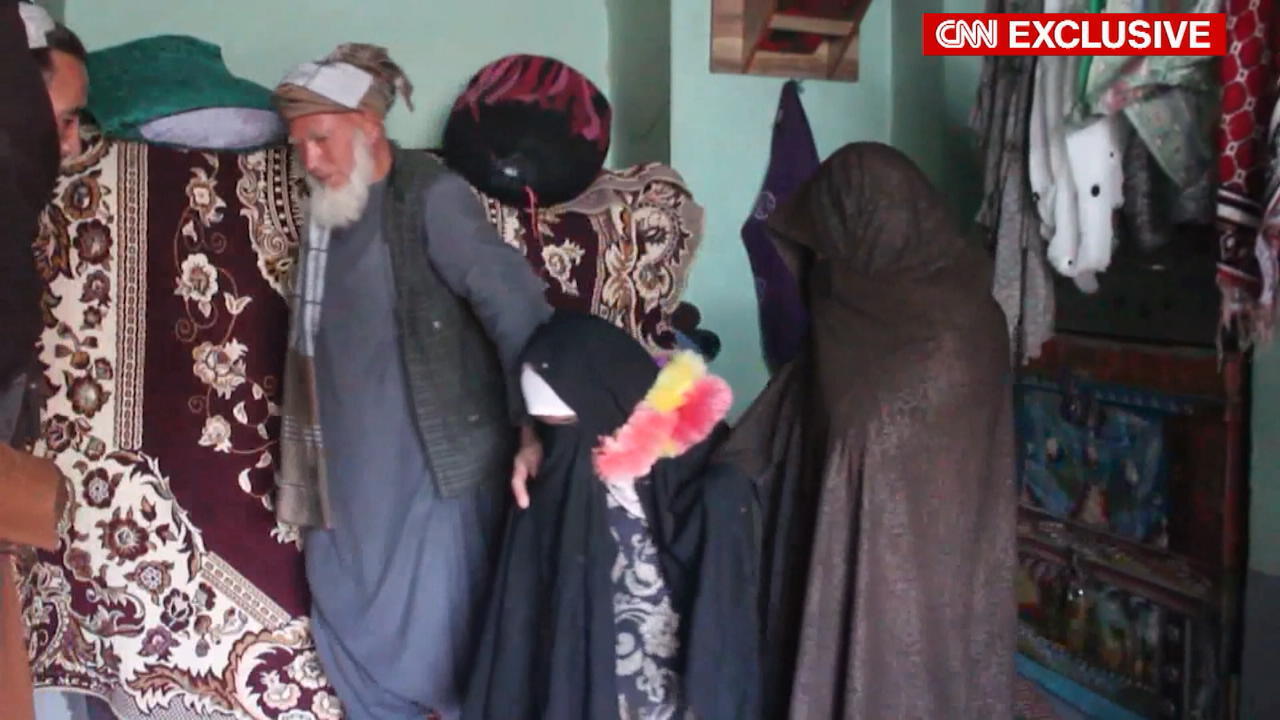 Immer mehr Mädchen in Afghanistan in Zwangsehen verkauft Unter der Herrschaft der Taliban