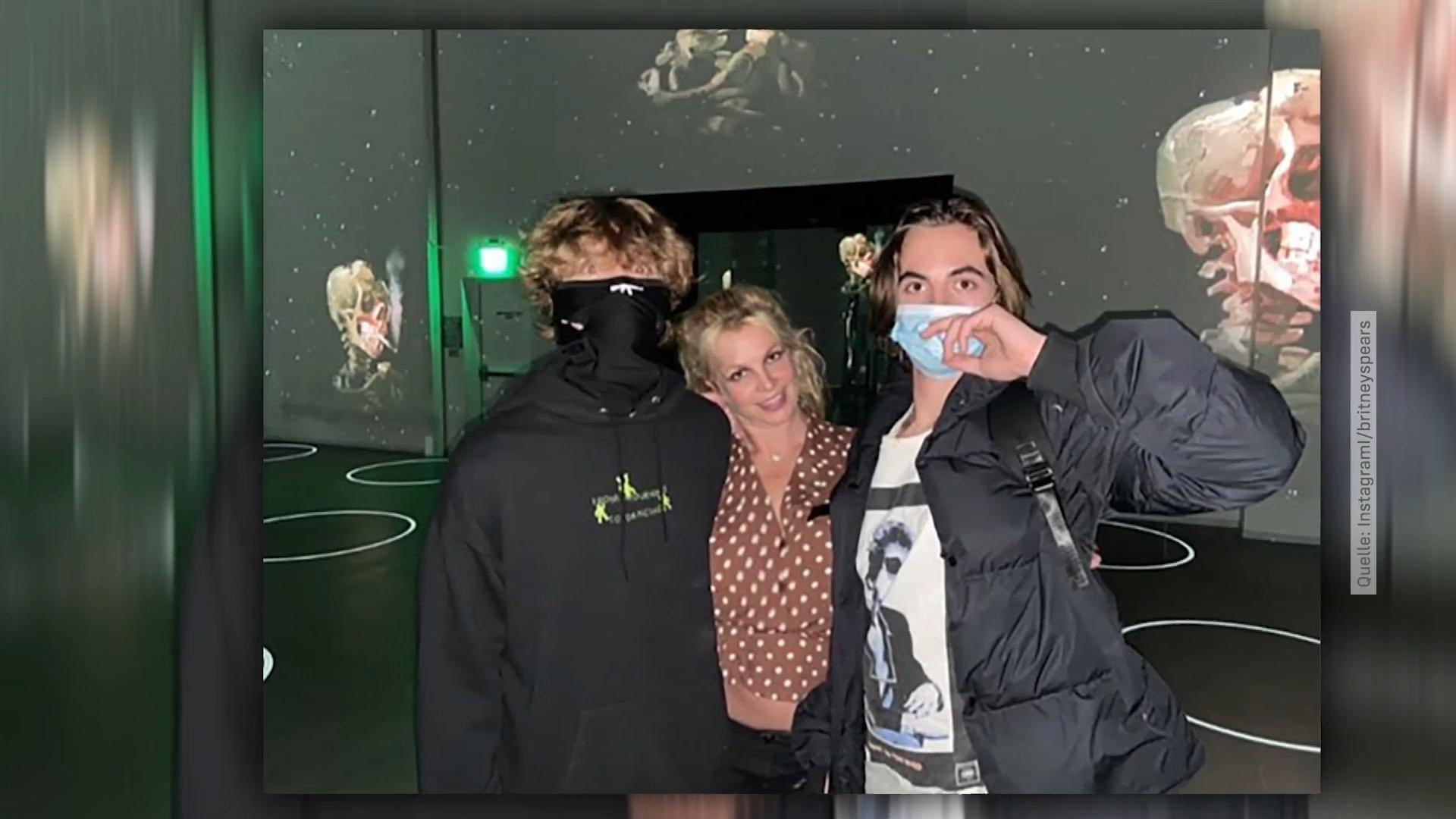 Britney Spears' Sohn hat keinen Bock auf Fotoshooting Aufgetaucht!