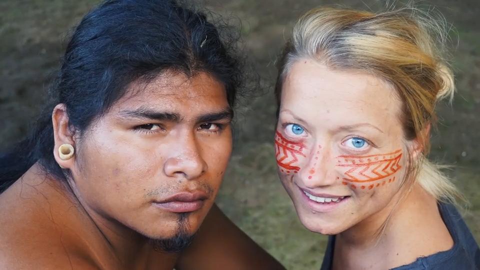 Deutsche verliebt sich in indigenen Mann Leben im Urwald in Ecuador
