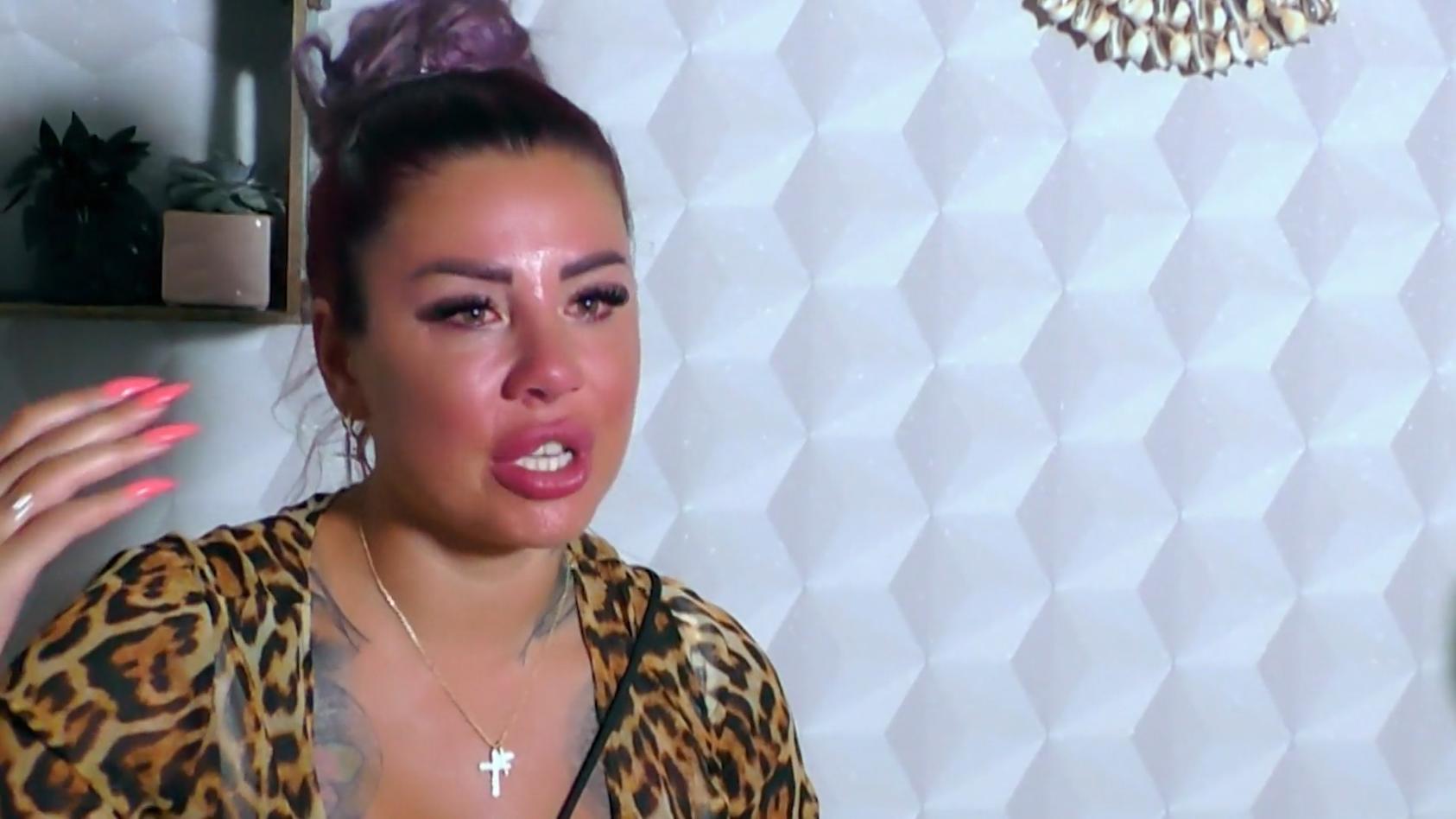 Kate Merlan trifft auf einen Ex Temptation Island