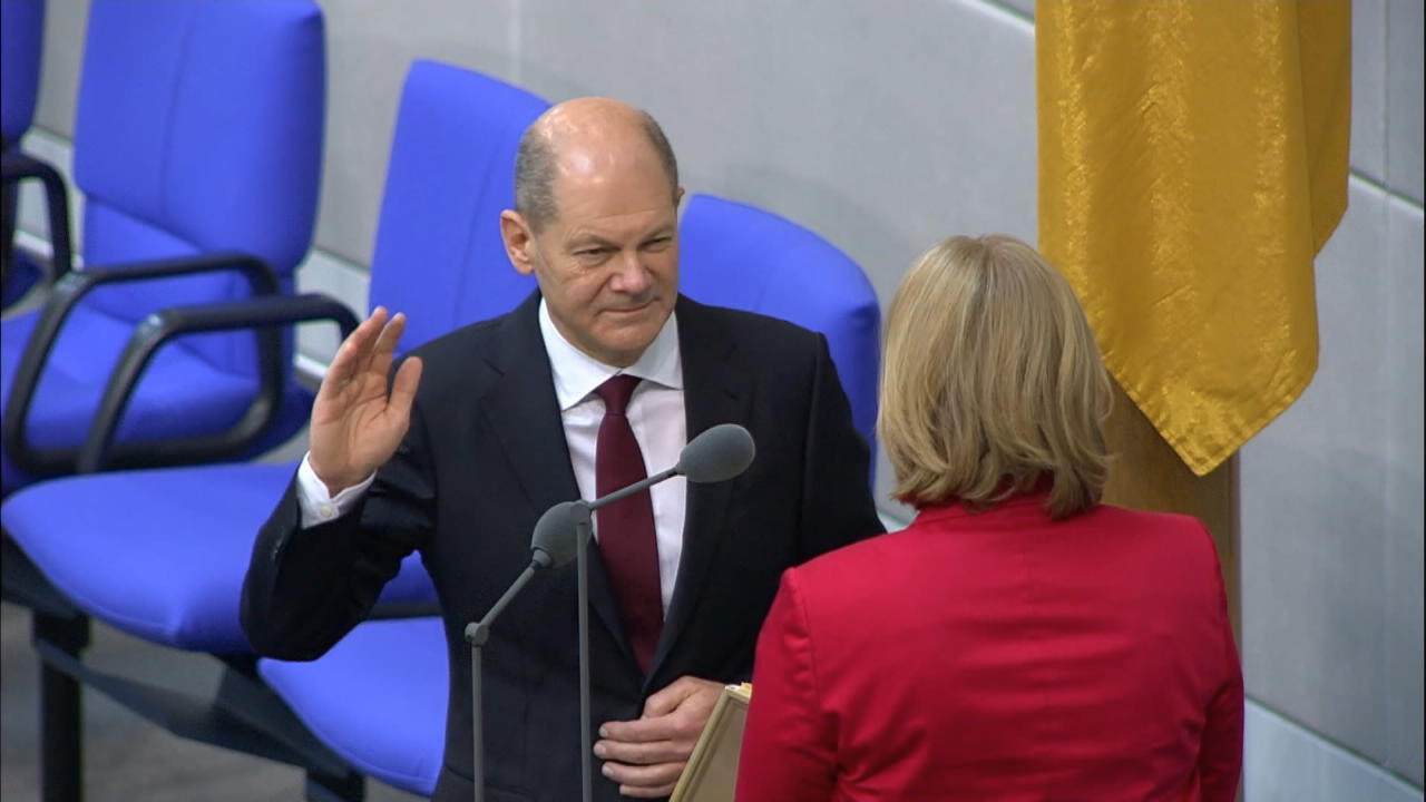 So lief der Tag der Vereidigung Neuer Bundeskanzler gewählt