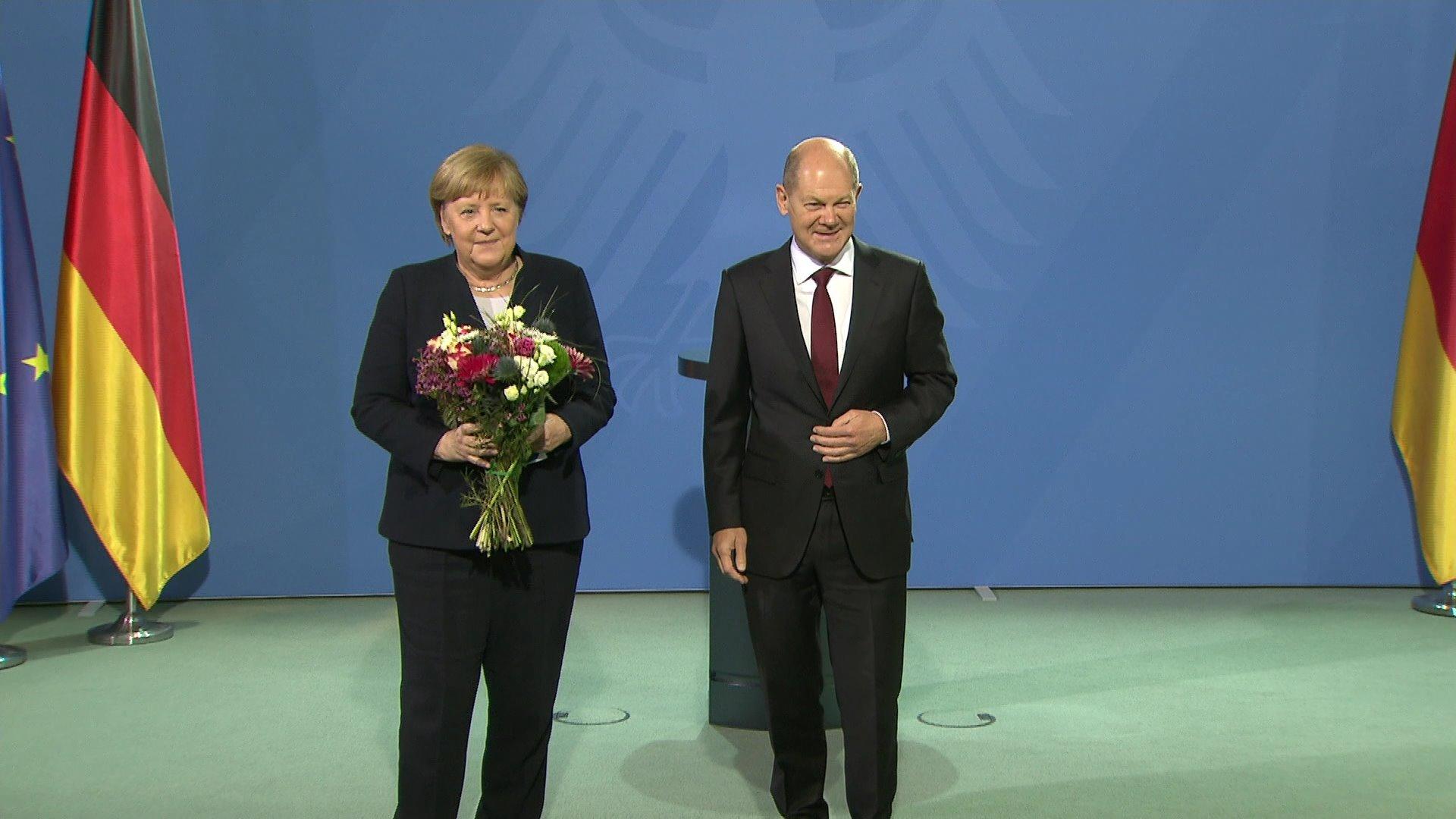 Angela Merkel übergibt Amt an Olaf Scholz Deutschland hat einen neuen Bundeskanzler