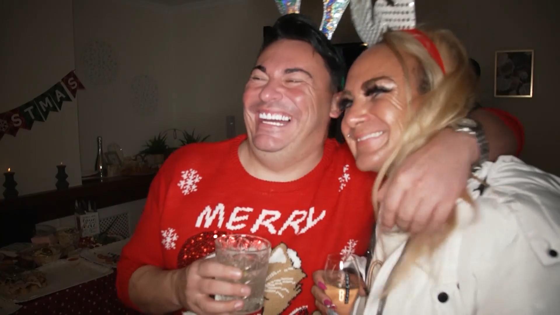 Matthias Mangiapane und sein Weihnachtspulli Hot oder Schrott?