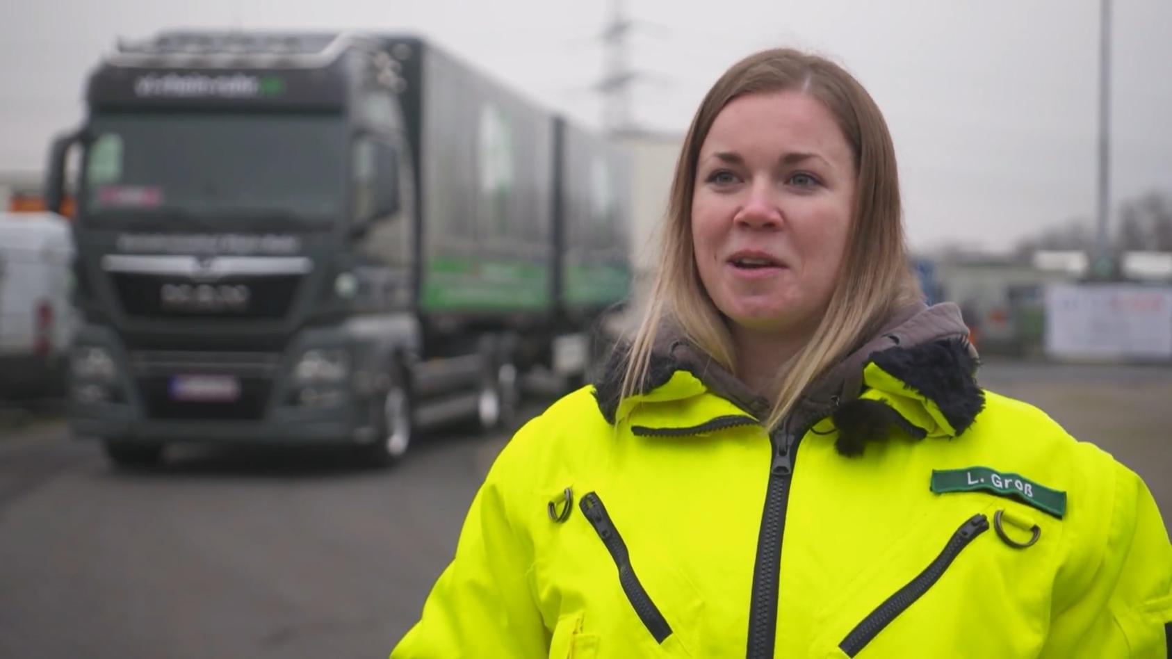 Lara hat umgeschult - Lkw-Fahrerin statt Erzieherin Lkw-Fahrermangel