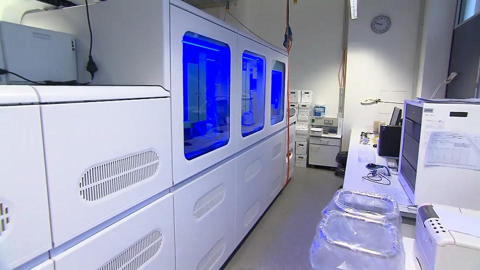 Dieses PCR-Gerät an einer Wiesbadener Klinik macht Turbotest Kürzere Wartezeiten für Einsatzkräfte