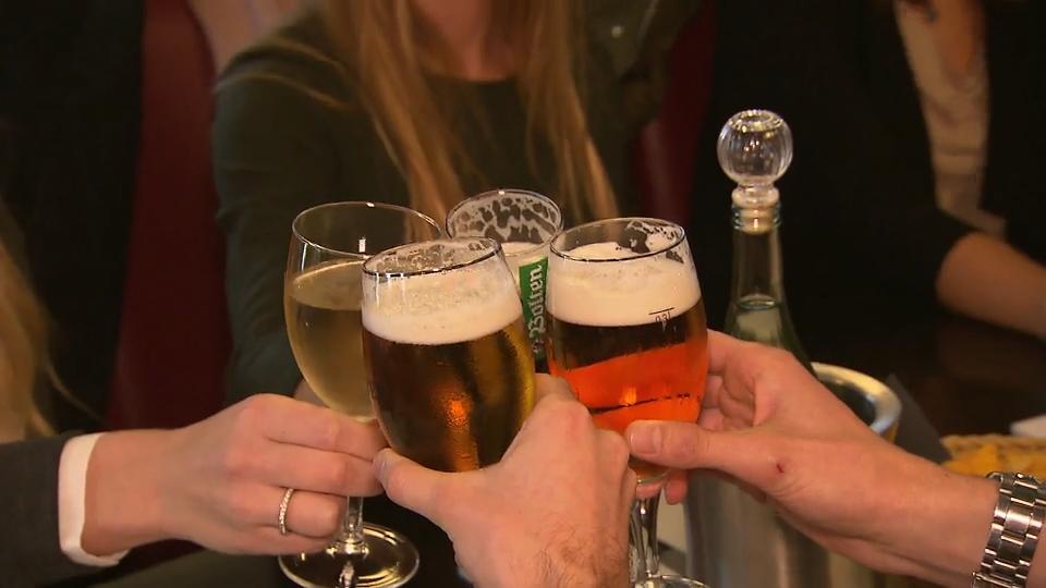 Kein Alkohol unter 18 Politiker fordert: