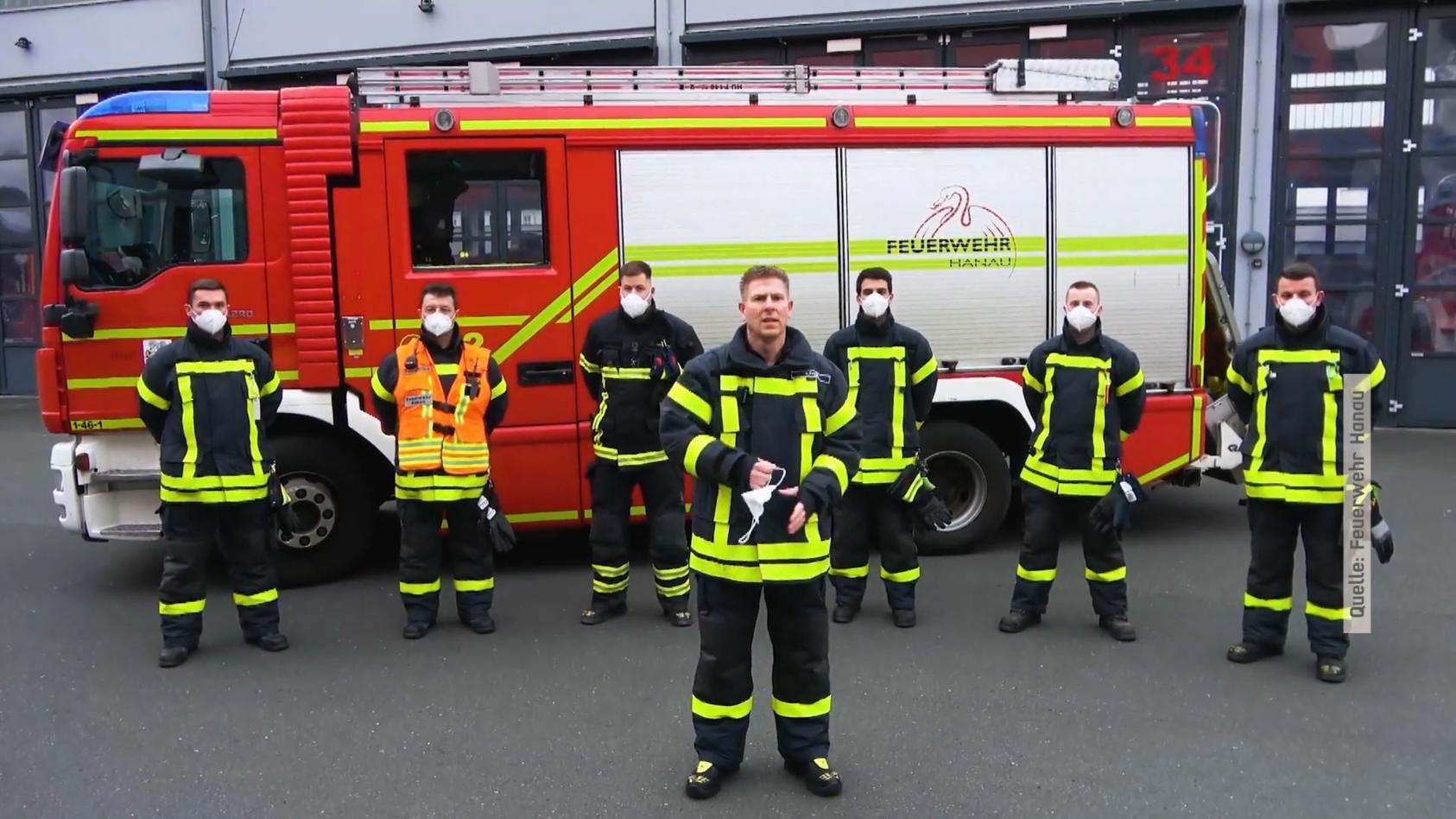 Hanauer Feuerwehr versüßt Kindern die Qurantäne Corona macht erfinderisch