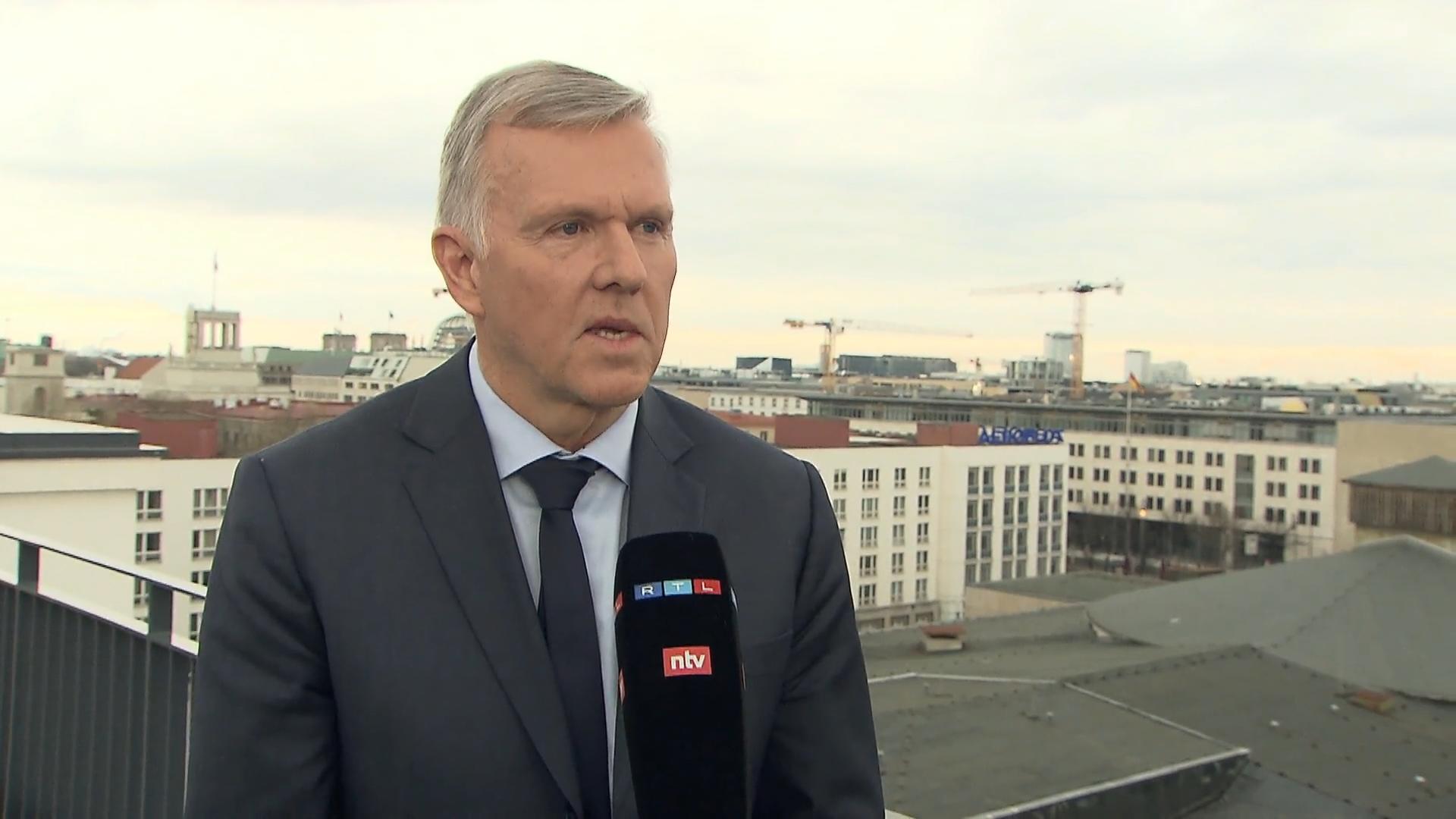 "Auszuschließen ist zum jetzigen Zeitpunkt gar nichts“ Militärexperte Erich Vad im RTL-Interview
